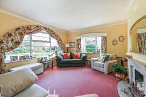 Lounge- click for photo gallery